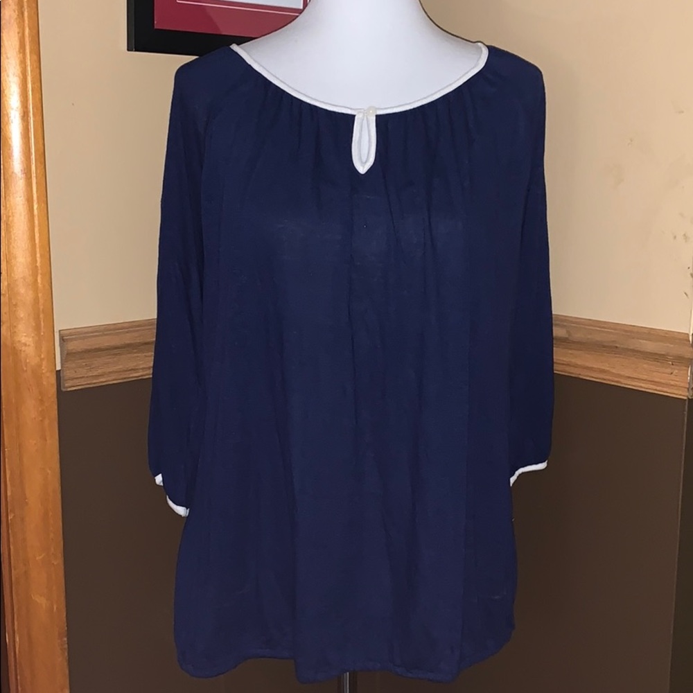 🌻NWT Old Navy, Navy Blue Top🌻